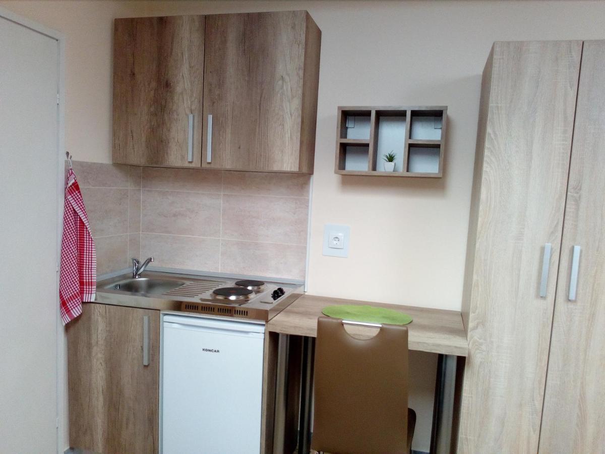 Apartmani Sara Новий Сад Екстер'єр фото